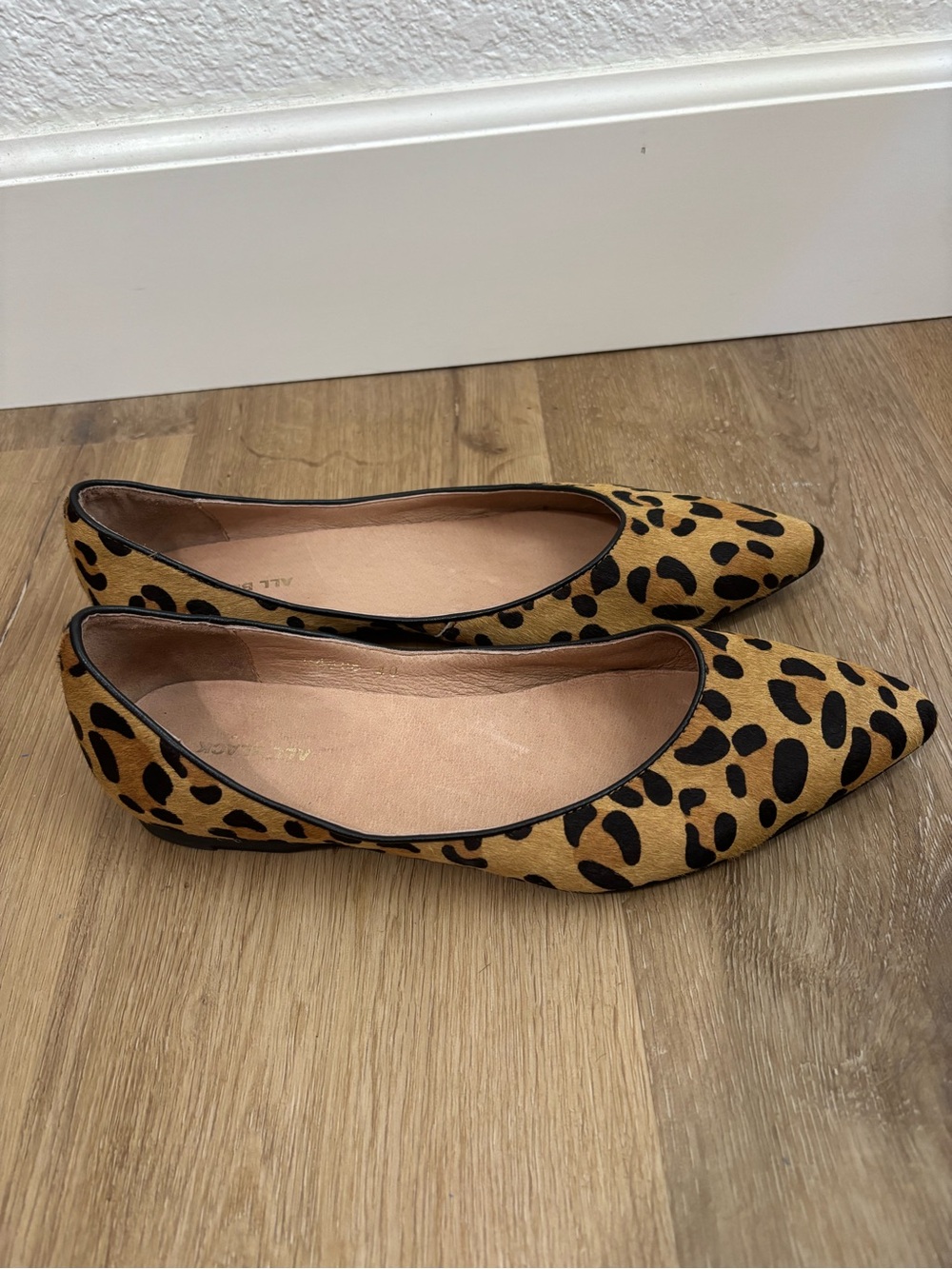 Leopard Print Pointed Toe Women's Flats Tan Black Leather Size 40 9